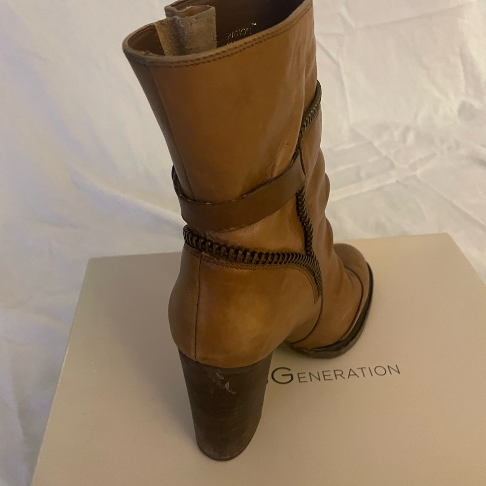 Bcbgeneration Clown Boot Size 7.5 In Acorn - image 5